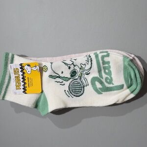 Peanuts 2 Pairs Ankle socks Tennis/Golf Snoopy Woodstock shoe size 4-10 NWT